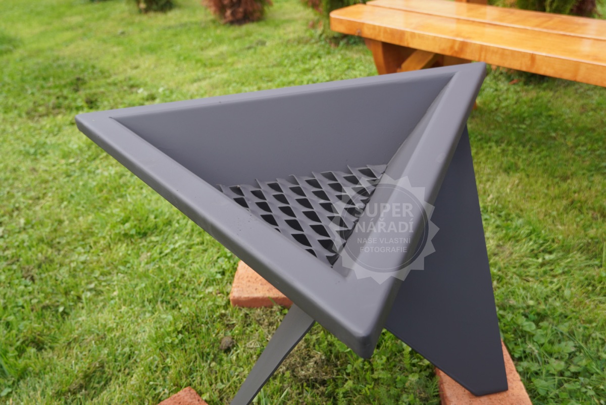 GFire ohniště 3T-Triangl 73x73 cm ocelové, 3 nožky, lakované, trojúhelník na terasu a zahradu