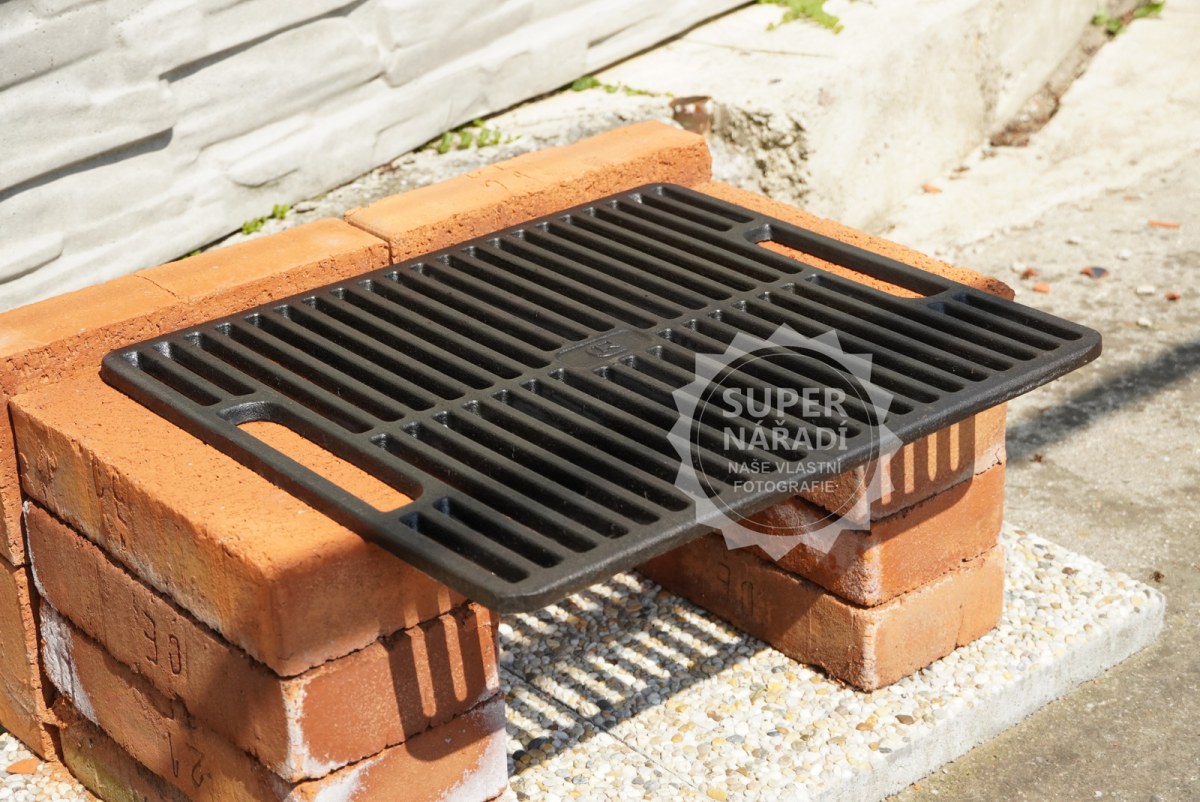 DAVR BBQ grilovací rošt 40x46cm z 10mm litiny, LE4046 obdélníkový, vnitřní madla