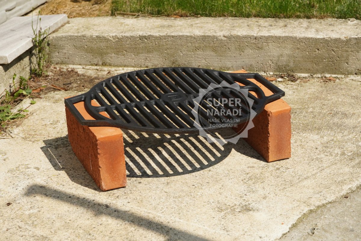 DAVR BBQ grilovací rošt 44cm z 10mm litiny, LE425 kruhový s madly