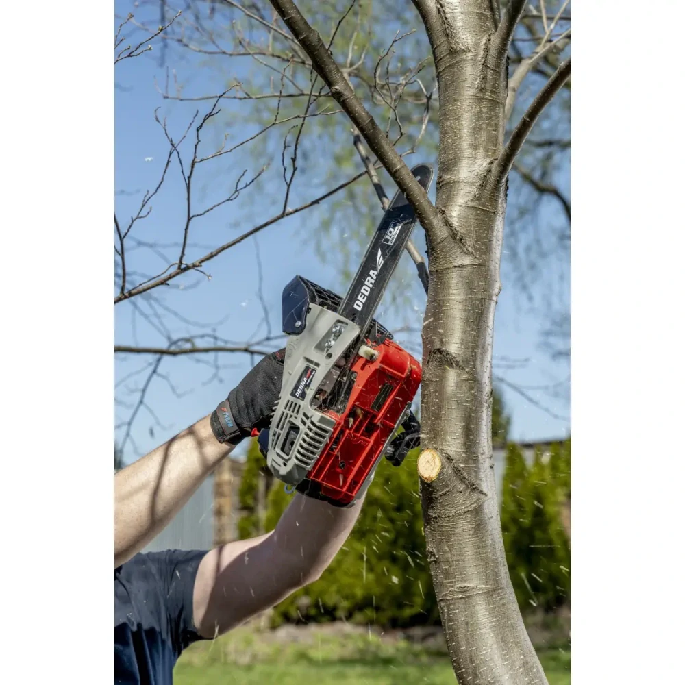 Dedra Benzínová řetězová pila Mini DED8719, 1,0 kW 25,4 cm³, lišta 10" 25 cm