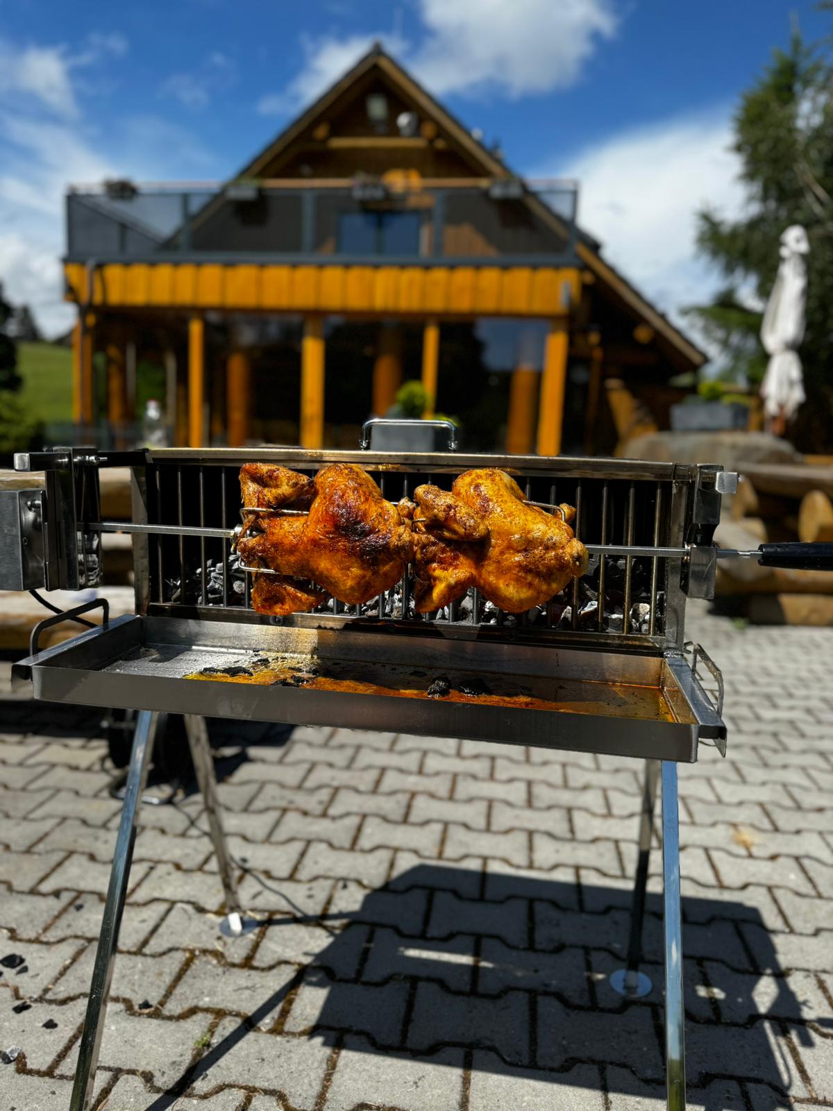 Nerezový gril na kuře, kýtu a pečeni, 1x Rotisserie UG Grill s bočním topeništěm