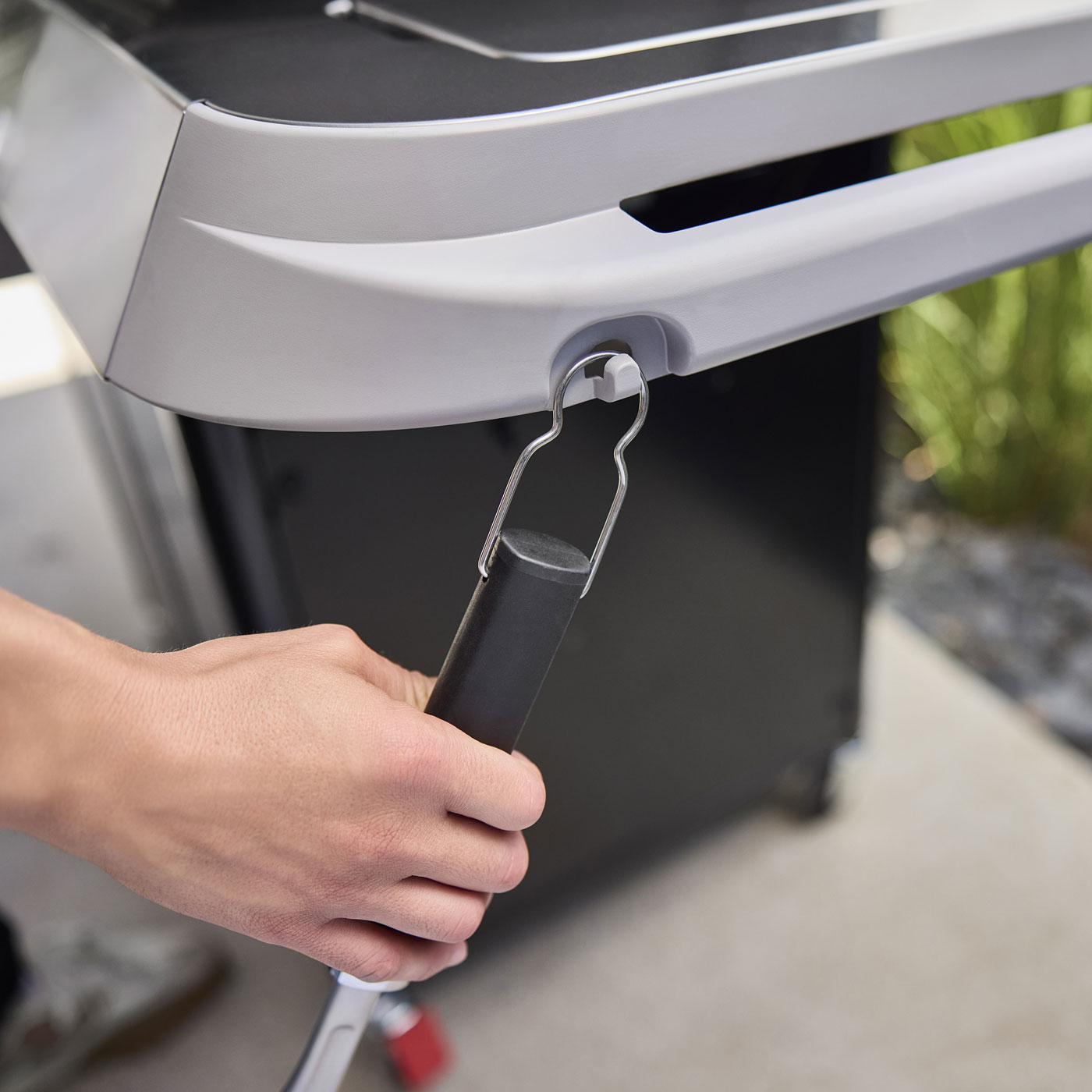 Weber Plynový gril Genesis E-325W, 1501394, 3 hořáky 14,3kW, Sear Zone, Smart teploměr, černý