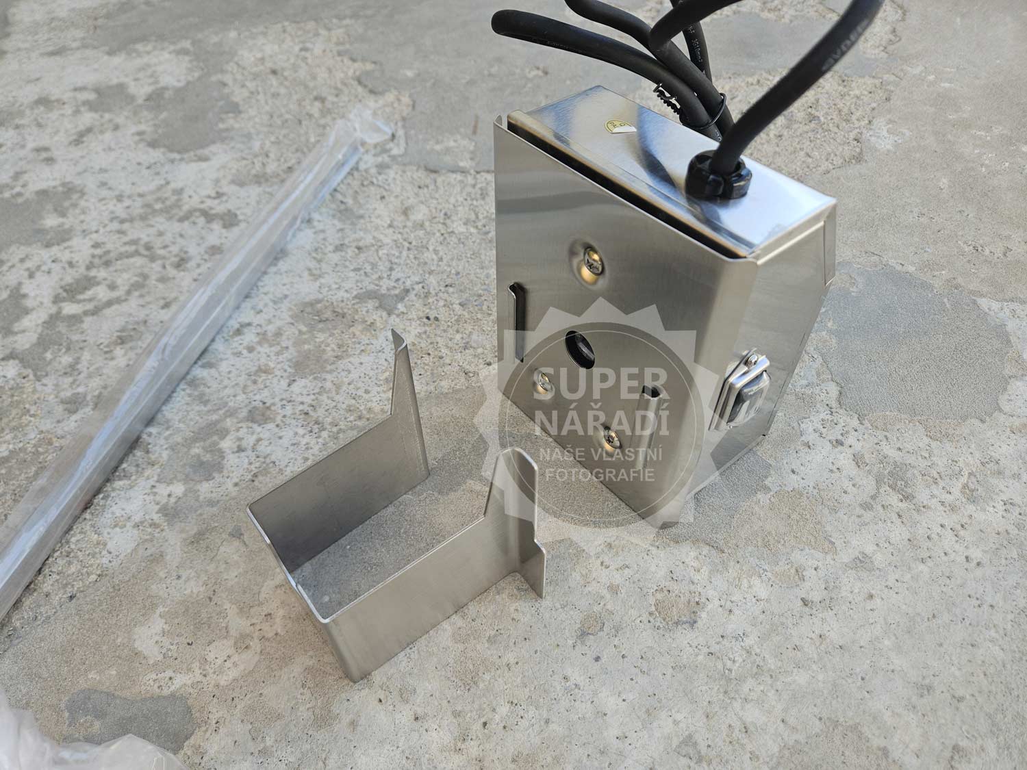 GrandPro otočný rožeň Rotisserie A07101044G, elektrická grilovací jehla 4W 230V, 2x4-bodec