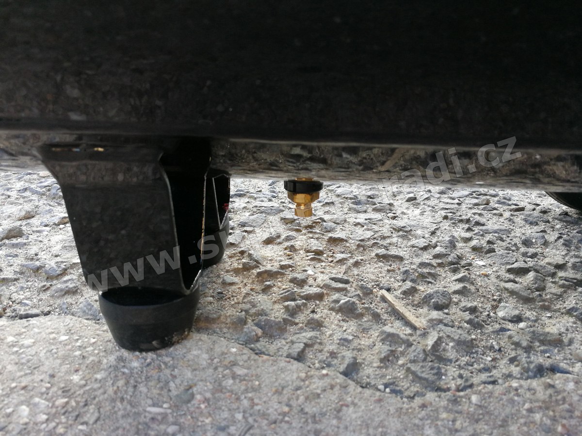 PANSAM Dvoupístový kompresor 2300W 50l 8bar, 230V olejový A077060 Dedra