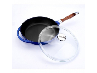 Litinová pánev 28 cm s poklicí, modrá, smalt, dřevěná rukojeť Lava Metal LVYTV28K3NHB