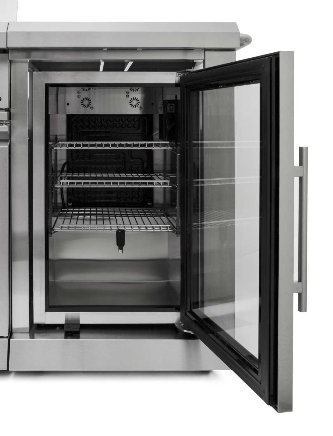 Detail vestavěné 63l lednice s prosklenými dvířky v zahradní kuchyni G21
