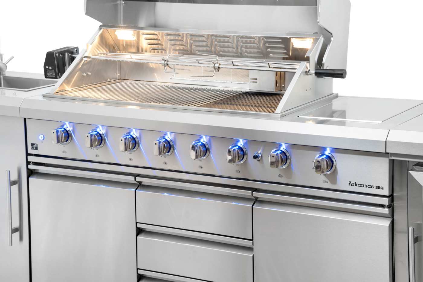 Efektní LED podsvícení ovládacích knoflíků a vnitřní osvětlení grilu