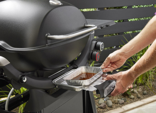 Plynový gril Q 3200N+ s postranními stolky a vozíkem Premium - s miskou na tuk