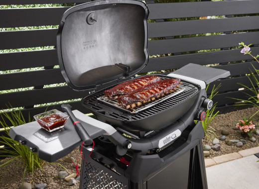 Plynový gril Q 3200N+ s postranními stolky a vozíkem Premium