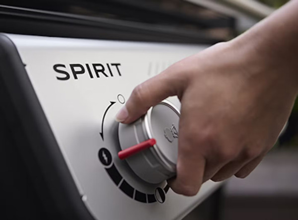 Plynový gril Spirit E-335 Weber - Sear zone